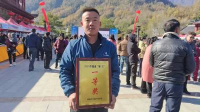 2025年，甘肃省陇南市康县天麻麻王评比及招商会在阳坝召开。三河坝镇斜坡村天麻种